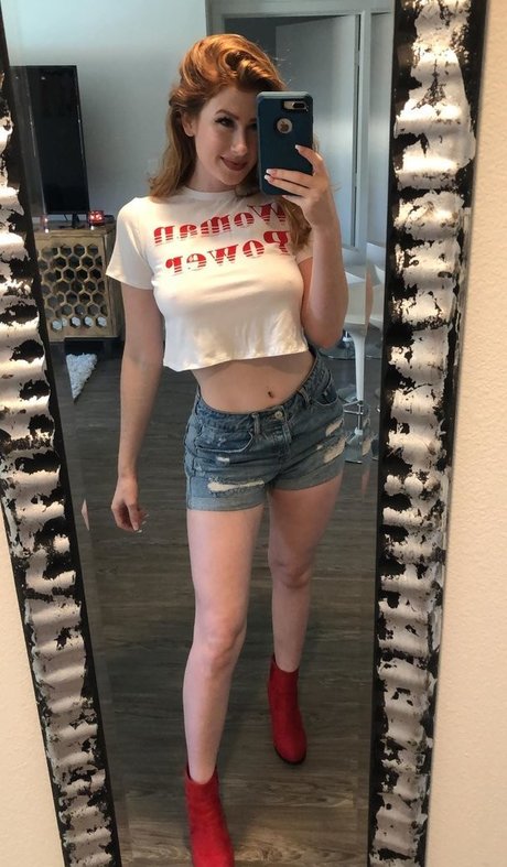 Abigalemandler erotic pornstar img