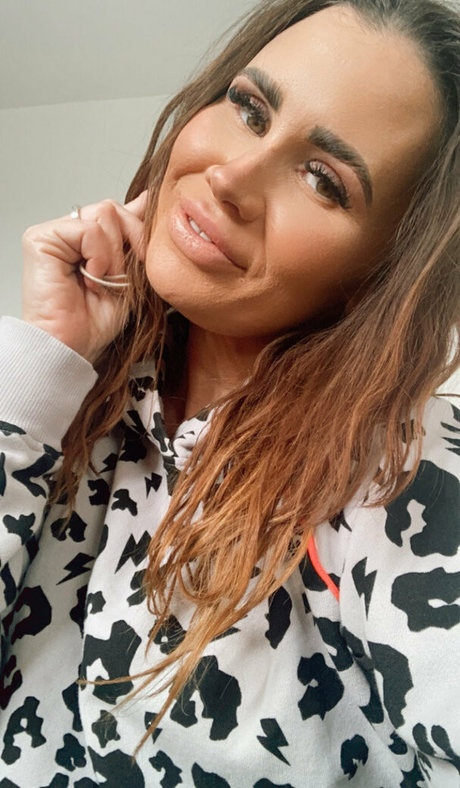 britishbustybrunettemilf pornstar sexy img