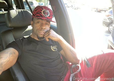 majorwork nude model image