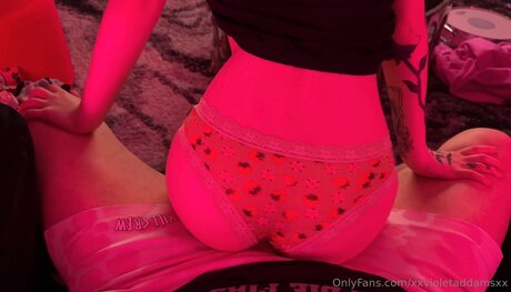 Xxvioletaddamsxx naked pornstar pics