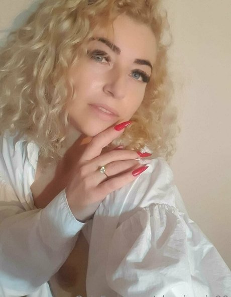 alessiuccia90 star naked gallery