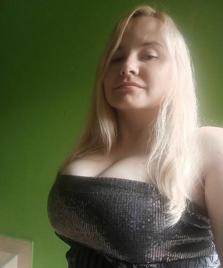 Dejana Savi star hd img