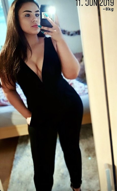 Fiona Schramm model adult pics