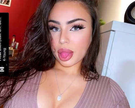 Fiona Schramm star galleries