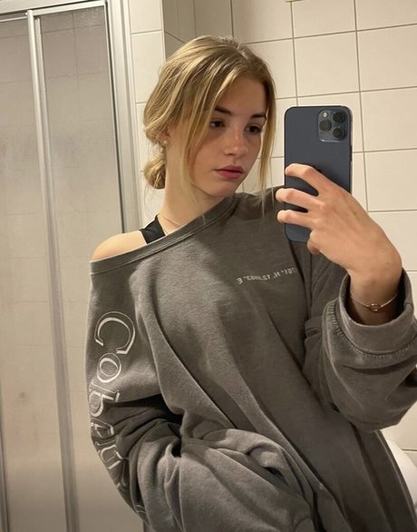 fab ienne0805 nudes actress img