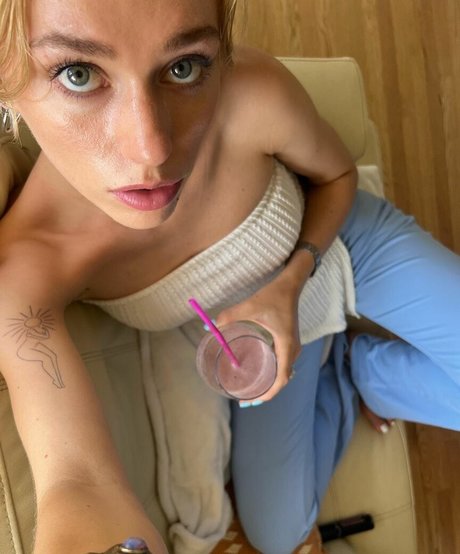 Halli Lover nudes model gallery