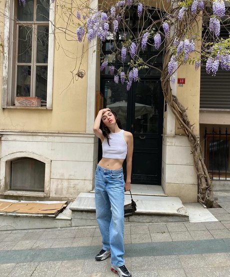 Hazar Erguclu pornstar pretty photo