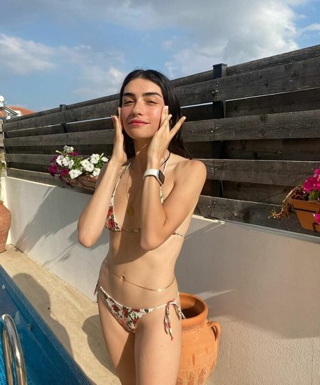 Hazar Erguclu model nude photos