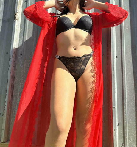 brookegoeswildx star hot images