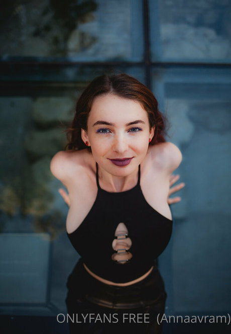 annaavram hot model img