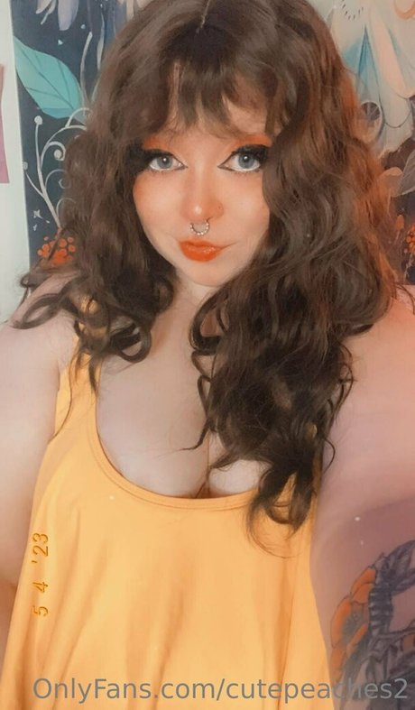 cutepeaches2 pretty actress image