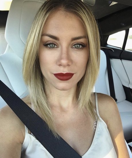 Jennifer Holland model adult images