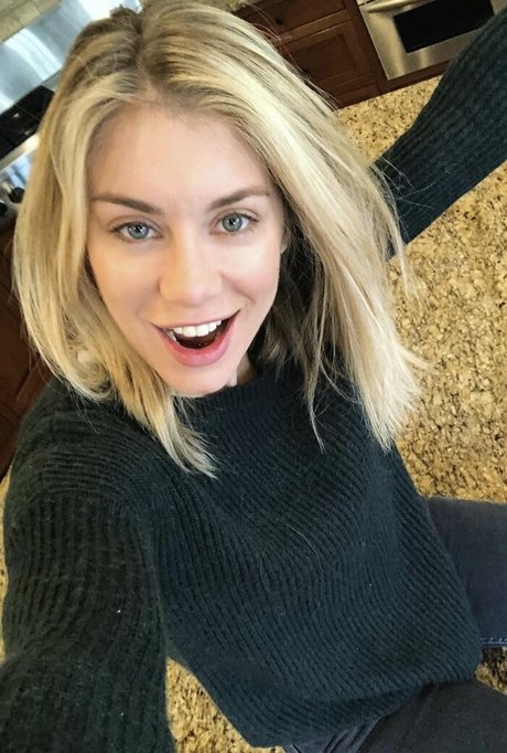 Jennifer Holland beautiful model photos