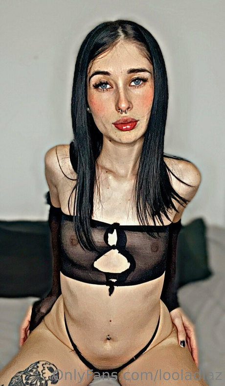 looladiaz nude pornstar image