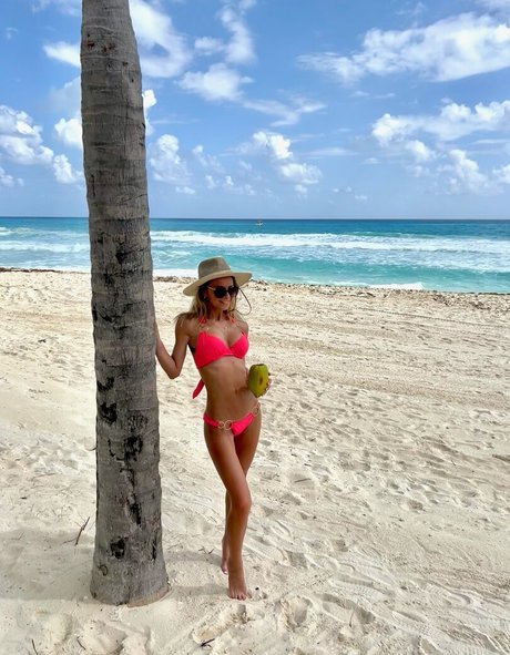 Bella Thore hd pornstar gallery