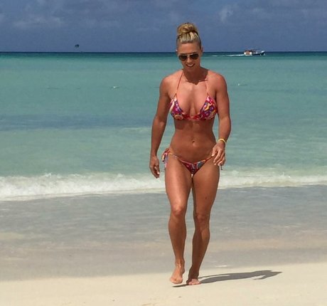 Callie Bundy model sexy img