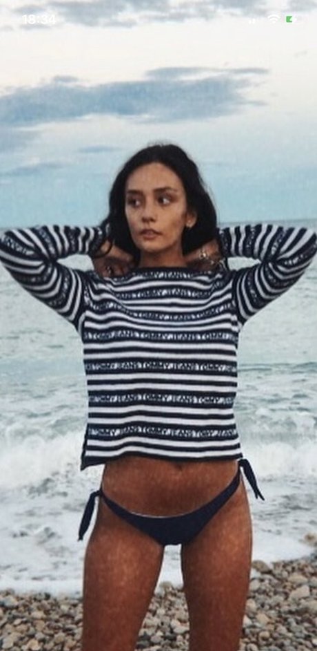 Daiana Dugalia naked pornstar picture