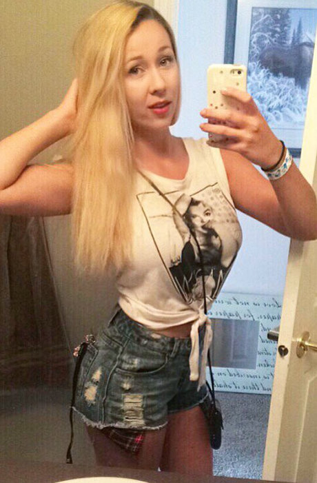 Kelsey Baile sexy star pics