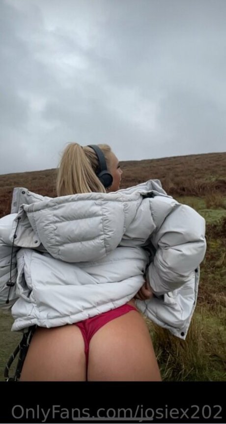 Josie Broom hd pornstar picture