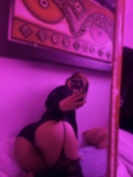 Slythye model beautiful photos