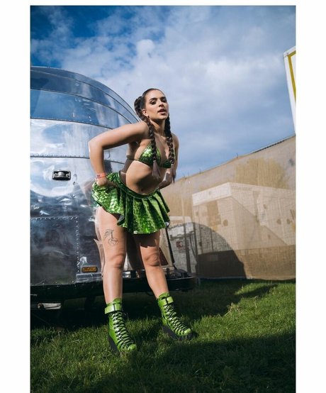 Mae Muller pornstar hd photos