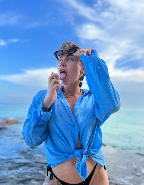 olga le belier star nude img