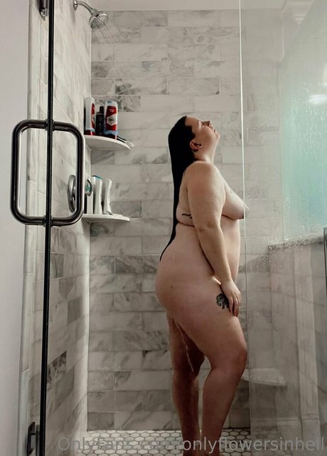 onlyflowersinhell model nude galleries