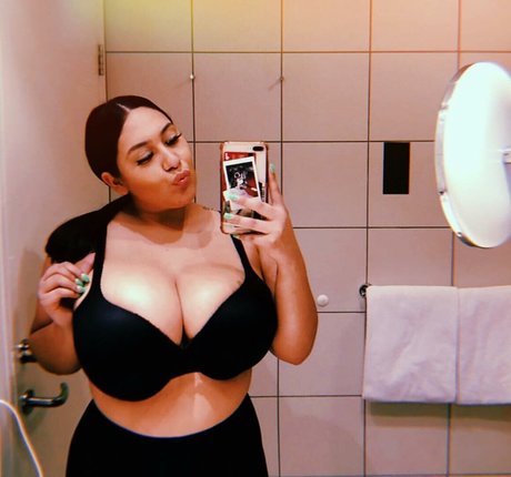 ebony summer onlyfans perfect photo