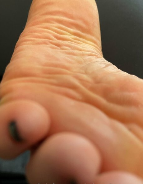 miss piggytoes adult model picture