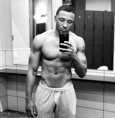 MOXAU erotic pornstar pics