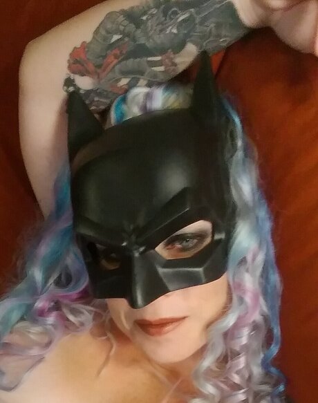 Justhangingout adult star img