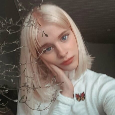 Frida Kron erotic model img