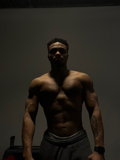 Troniooo model nudes archive