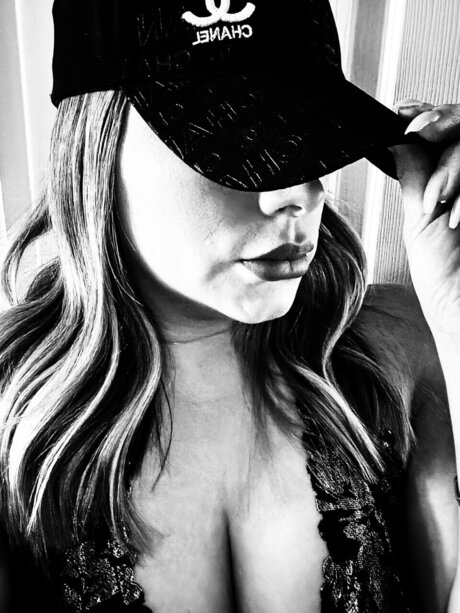 Latina sexy model nude images