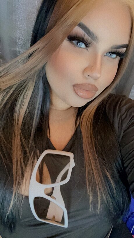 Bella Mvrie art model photo