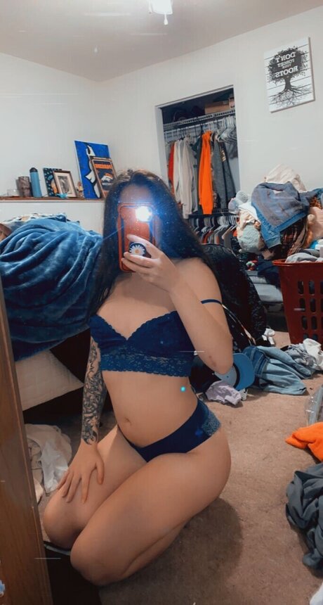 tori model exclusive pic