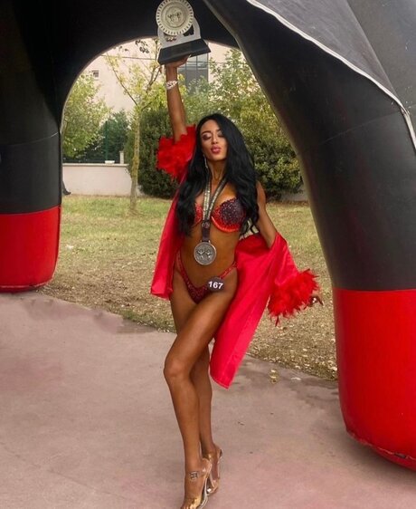 yeliz beautiful actress picture