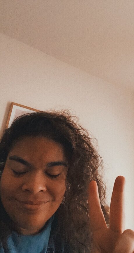 Robyn exclusive actress img