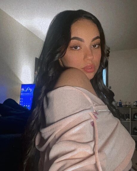 MAE STRO_ perfect pornstar pics