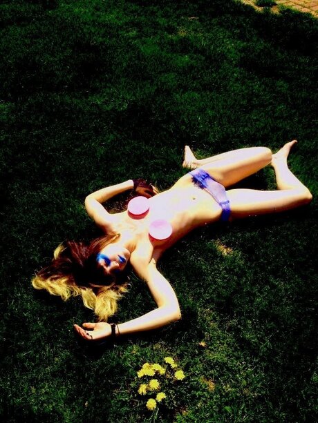 Lily Page art star pic