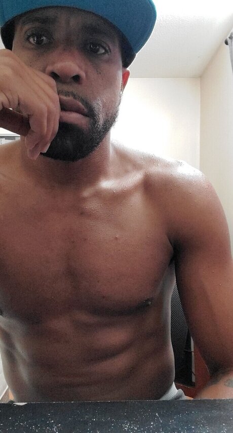 Piggy Smalls model perfect galleries