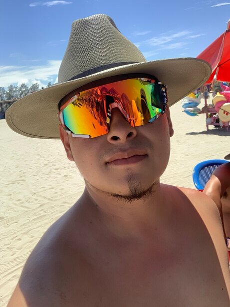 Daniel Bustos sexy actress pictures