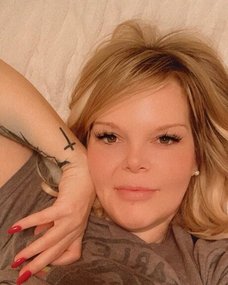 Blondespark free model pictures