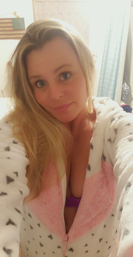 Autumn Smallwood pornstar pictures