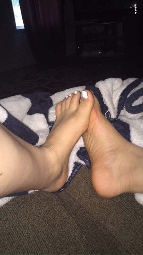 Imperfect Brat_ naked actress galleries