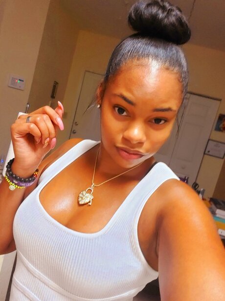 Highlyfaved21 naked model pics