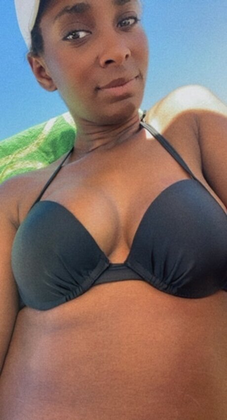 Kelliebeann hot actress image