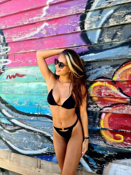 Amelia Giullianna star hot images