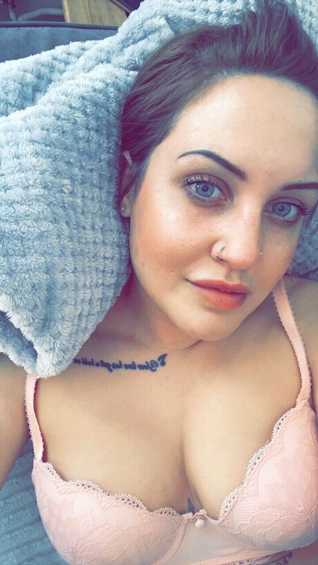 Liane model erotic pic