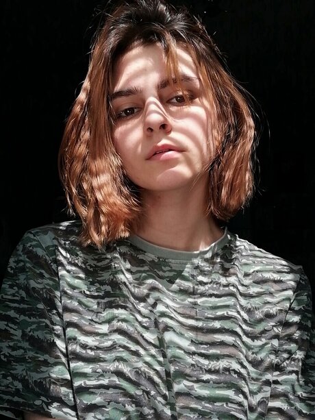 Ruru Chan beautiful star picture